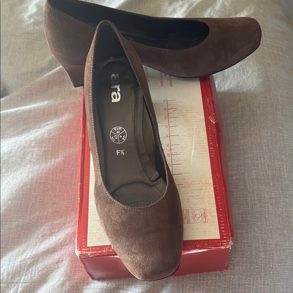 Ara Brown Suede Heel